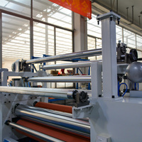 Machine de laminage à faible entretien pour l'épandage de colle, film et HPL, alimentée par une technologie de fusion à chaud PUR fiable