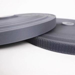 Sangles élastiques réglables antidérapantes noires à coudre avec boucle auto-agrippante - Product Image 1