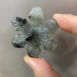 Imán de nevera de piedras naturales curativas, artesanía tallada, regalos de cristal, imán de nevera de copo de nieve de cristal para Navidad - Product Image 6