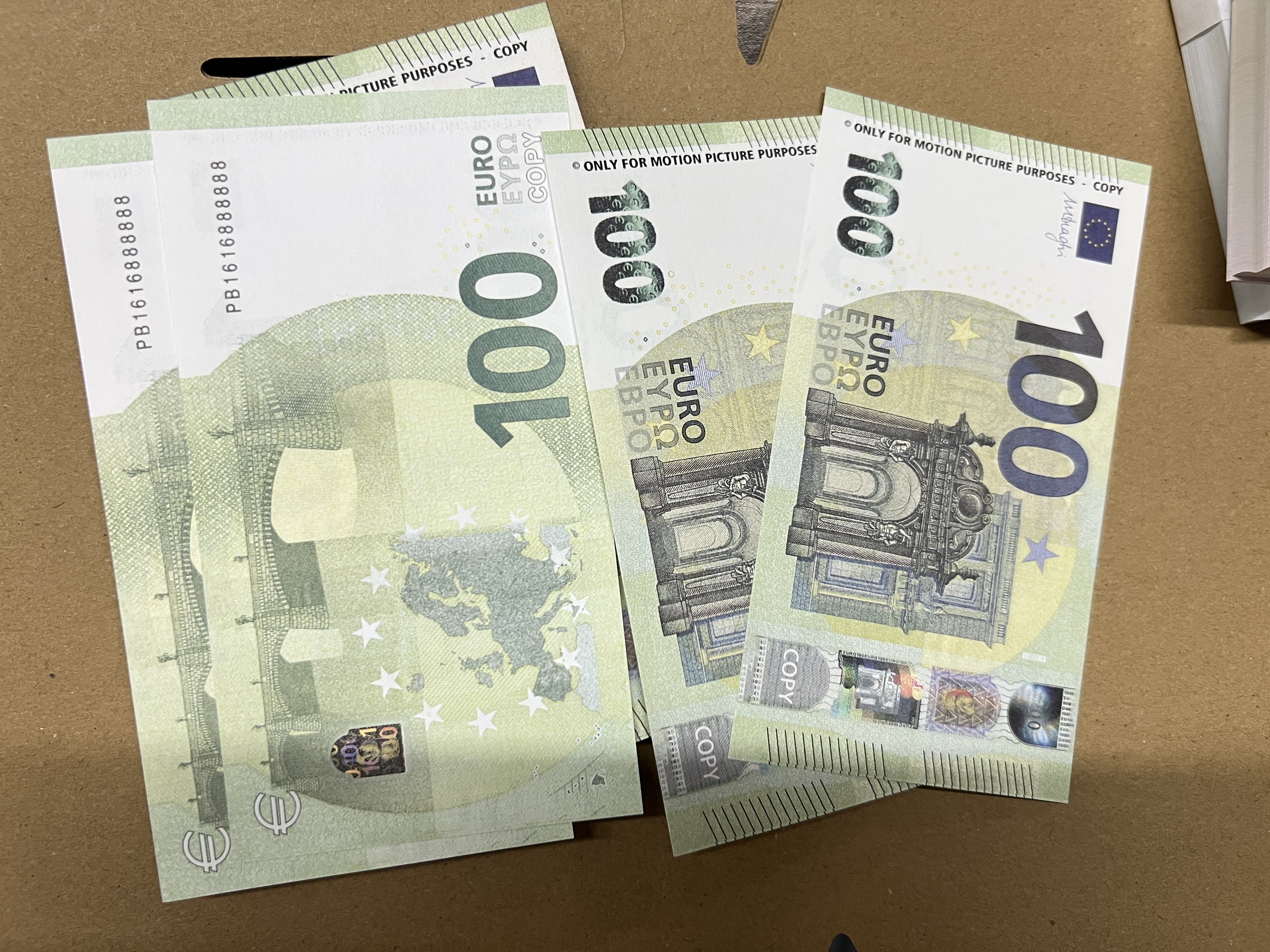 100 euros (100 pièces/douzaine)