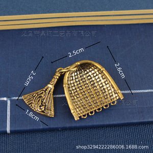 Paletta in ottone puro Dington, portachiavi auto retrò, ciondolo artigianale a forma di aratro, piccolo regalo - Product Image 4