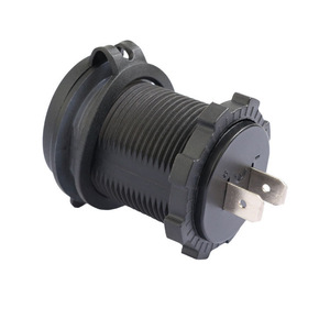 Cargador de coche con doble USB, carga rápida de 18W, entrada de 12V con puertos USB tipo A duales para uso en vehículos. - Product Image 2