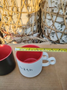 Taza de cerámica de 420ml de dos colores con esmalte de <span class=keywords><strong>Mickey</strong></span> con pajita, taza de café por sublimación desechable, uso doméstico <span class=keywords><strong>para</strong></span> acampar, diseño de patrón recto - Product Image 3