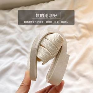 Chaussons pour homme et femme, élégants et tendance, pour l'extérieur, avec ajustement polyvalent et fonction antidérapante - Product Image 5