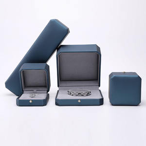 Boîte à bijoux haut de gamme, boîte cadeau rigide à charnières, personnalisée, avec insert en velours, finition UV spot, logo personnalisé, prix de gros - Product Image 3