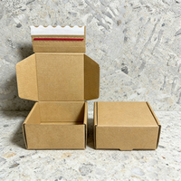 Boîte d'expédition personnalisée en carton ondulé écologique réutilisable pour vêtements, fermetures éclair électroniques, forme d'avion, impression couleur, facile à déchirer