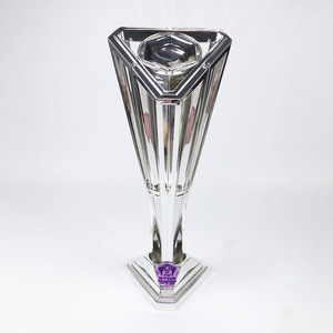 Trophée en cristal Mika, pyramide plaquée en résine PVC, taille personnalisée - Product Image 3
