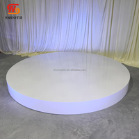 Scène de mariage ronde en PVC acrylique blanc moderne et élégante pour la décoration de mariage