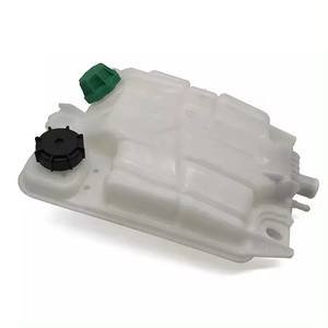 Pièces automobiles 8713501959 81682890 Bouteille de réservoir d'expansion pour Iveco - Product Image 3