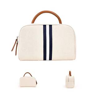 Sac de voyage cosmétique en polyester à rayures avec logo personnalisé pour femmes, avec poignée, fermeture éclair portable, style tendance - Product Image 1