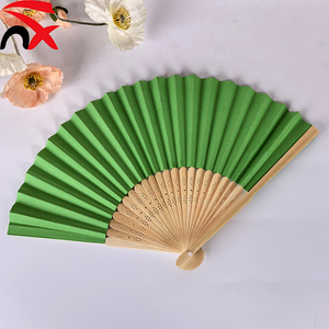 <span class=keywords><strong>Vente</strong></span> directe usine – Éventail en papier coloré vierge, éventail pliant DIY, matériel fait main, éventail pliant en bambou de couleur unie pour cadeau - Product Image 4