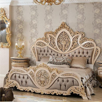 Lit en bois massif de luxe européen, design néoclassique, finition feuille d'or, sculpté à la main, mobilier haut de gamme