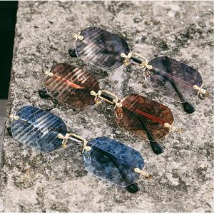 Mode <span class=keywords><strong>Fantaisie</strong></span> Designer Sans Monture Diamant Coupe <span class=keywords><strong>Lentille</strong></span> UV400 Nuances Unisexe Lunettes De Soleil De Haute Qualité Lunettes De Soleil pour Femmes Hommes - Product Image 6