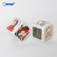 Horloge numérique personnalisée avec impression par sublimation, impression sur 3 côtés, avec insert en aluminium