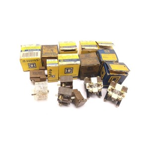 <span class=keywords><strong>Lot</strong></span> de 17 interrupteurs, boutons, plaques et blocs carrés divers, voir photos - Product Image 1