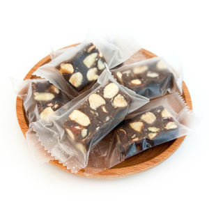 Confiserie artisanale halal, cubes de sucre assortis, bonbons à mâcher, remplissage aux noix, texture moelleuse, goût sucré, collation en vrac, marque SABAVA - Product Image 2