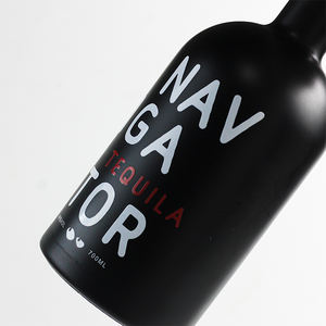 Botella de vidrio en aerosol con pintura negra para Vodka <span class=keywords><strong>Gin</strong></span> Rum Tequila Whisky Brandy Licor con estampado en caliente - Product Image 6