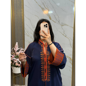 Vestido Kaftán Azul Marino de Lujo Bordado a Mano con Detalles Naranja y Hilo Metálico para Vestimenta Islámica Formal, Ligero para Verano y Otoño - Product Image 2