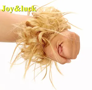 Vendita all'ingrosso capelli biondi chignon disordinato-Panino di estensione dei capelli sintetici all'ingrosso di alta qualità per le donne panino di capelli di stile dell'involucro disordinato riccio elastico di colore biondo