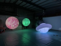 Lune gonflable géante à LED multicolore pour événements d'observation des étoiles, centre de table et publicité