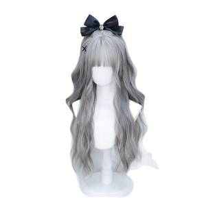 Peluca larga y rizada estilo Lolita, cabello ondulado gris, con flequillo lateral, línea de cabello natural, densidad del 130%, fibra Kanekalon - Product Image 4