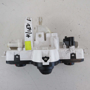 Unité de commande de climatisation Renault Clio Mk3 d'occasion 2005-2012 030967W (77204) - Product Image 2