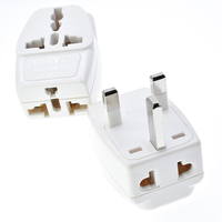Adaptateur de voyage universel 3 en 1 pour prise britannique avec sortie AC pour ordinateur portable, téléphone portable et appareil photo - Tout neuf