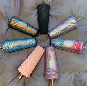 Tumbler 2025 con borchie nere opache e borchie in stile con una nuova caratteristica regalo a forma di diamante da 24 once - Product Image 2