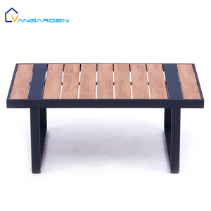 Ensemble de canapés d'extérieur modernes avec table basse en bois plastique et structure en aluminium, imperméable, pour hôtel, villa, balcon et salles à manger - Product Image 6