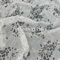 Nouveau tissu brodé de dentelle à sequins floraux (65% coton 35% polyester) pour robes de soirée et articles de mode Modèle XH636