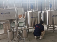 Machine personnalisable pour la fabrication de shampoings chimiques, cuve de mélange liquide à double enveloppe pour jus de fruits avec pompe, mélangeur émulsifiant sous vide