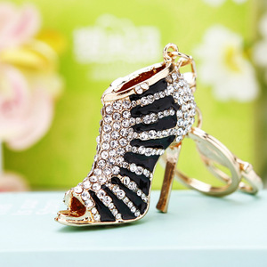 Sevgililer günü hediyeleri pom pom anahtarlık elmas bling yüksek topuklu ayakkabı deri lüks ponpon offwhite anahtarlık araba çanta için - Product Image 5