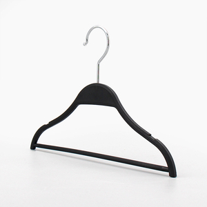 Biểu tượng tùy chỉnh bán buôn chống trượt treo quần áo kéo xuống quần áo móc áo nhựa với móc kim loại - Product Image 4