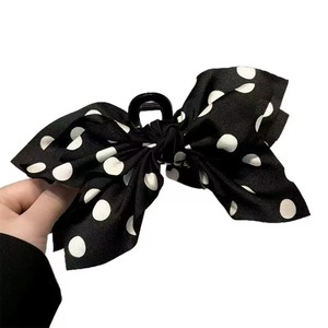 Nuevo Estilo Otoño/Invierno: Set de Horquillas con Lazo Grande de Puntos y Horquillas Tipo Tiburón para Venta al por Mayor - Product Image 6