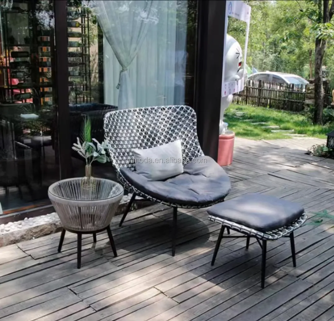 Moderna sedia da giardino in rattan di ferro da giardino per il tempo libero all'aperto sedia pigra singola nordica terrazza esterna in rattan accento divano sedia