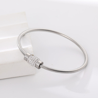 Bracelet de luxe en acier inoxydable de marque célèbre, bijoux de créateur, plaqué or, avec logo personnalisé, maillons tendance, vente en gros