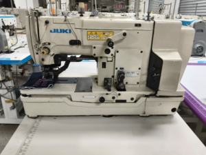 <span class=keywords><strong>Machine</strong></span> à coudre industrielle à boutonnières <span class=keywords><strong>JUKI</strong></span> LBH-781 d'<span class=keywords><strong>occasion</strong></span>, 90% neuve - Product Image 2