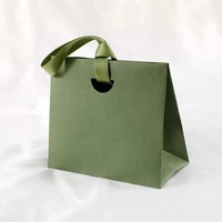 Sac cadeau de luxe en papier kraft, sac de courses en papier blanc, sac d'emballage pour vêtements, bougies et artisanat avec poignée