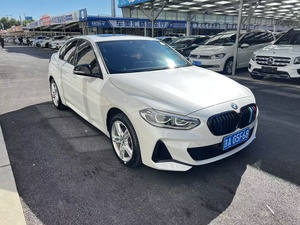 BMW <span class=keywords><strong>120i</strong></span> M Sport Shadow Edition <span class=keywords><strong>2022</strong></span>, 15T, 28000 km, Blanco, Techo Solar, Asientos de Cuero, Calefacción - Product Image 2