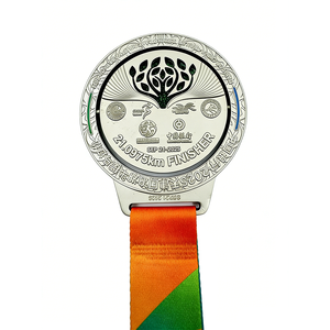 Médaille <span class=keywords><strong>de</strong></span> marathon en alliage <span class=keywords><strong>de</strong></span> zinc antique <span class=keywords><strong>de</strong></span> conte <span class=keywords><strong>de</strong></span> <span class=keywords><strong>fées</strong></span> avec gaufrage d'ange et <span class=keywords><strong>de</strong></span> fleur, accents d'émail scintillant, nouvel an, anniversaire - Product Image 1
