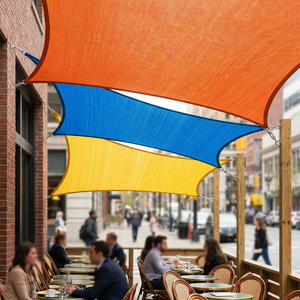 Tenda Parasole in Rete HDPE ad Alta Densità e Traspirante per Posti a Sedere all'Aperto di Ristoranti - Product Image 1
