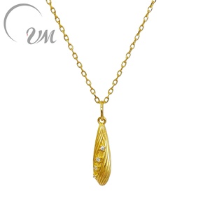 Collier pendentif minimaliste en argent 925 plaqué or UM Jewelry, zircon blanc, pour mariage, fête, usage quotidien, vente en gros, unisexe/hommes/femmes - Product Image 1