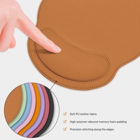 Repose-poignets ergonomique en mousse à mémoire de forme en cuir PU style anime OEM et ensemble de tapis de souris pour ordinateur portable