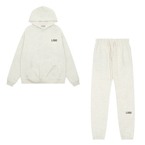 Set Felpa con Cappuccio e Pantaloni Tuta Unisex in Cotone con Logo ESS, Qualità 1:1, Prezzo di Fabbrica, Stile Casual High Street - Product Image 4