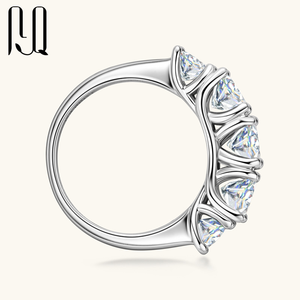 पाइक बनाम डायमंड सगाई की मोइससानाइट रिंग 5 स्टोन 3.6ct s925 स्टर्लिंग सिल्वर 5 सितारों की समीक्षा - Product Image 4