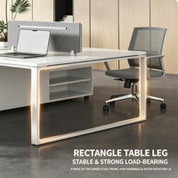 Bureau modulaire 1, 2, 4 ou 6 places pour espace de travail ouvert, avec cloison simple et meuble mobile pour poste de travail du personnel