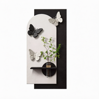 Panneau décoratif mural moderne avec motif papillon et étagère intégrée pour les intérieurs contemporains