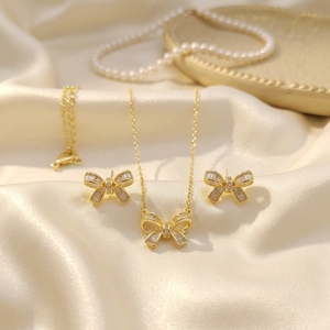 Conjunto de Joyería de Lujo con Lazo de Circonitas Baguette, Chapado en Oro de 18K, Collar de Cinta y Pendientes de Botón, Regalo Nupcial para Boda, Tendencia 2026, Venta al por Mayor - Product Image 2