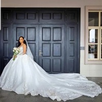 Robe de mariée sexy pour séance photo en extérieur, dentelle, texture avancée, longue, blanche, soutien-gorge, jupon à traîne, vente en gros
