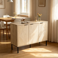 Buffet moderne à 3 portes, portes cannelées géométriques, pieds en métal noir, credenza en bois clair pour salon, salle à manger, entrée